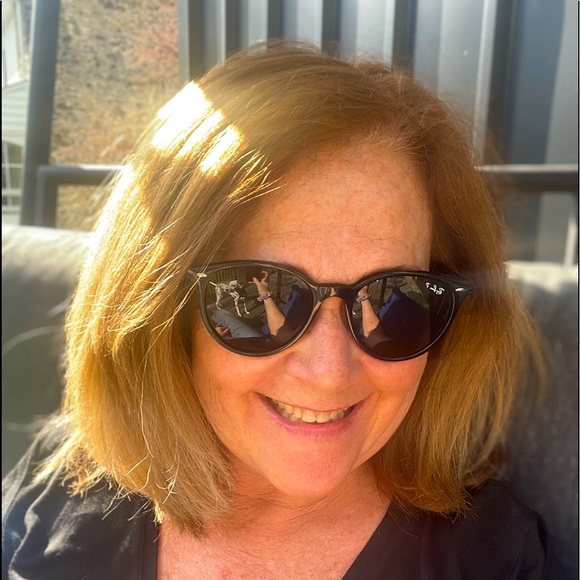 Meet your Posher, Sue - Picture 1 of 1